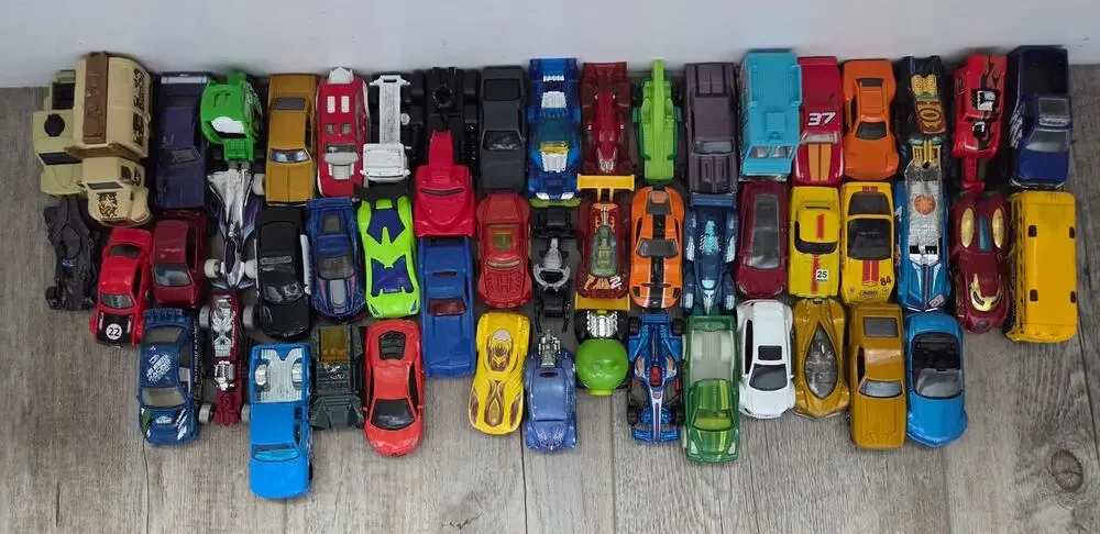 Lot of 52 Vintage & Modern Toy Cars: Hot Wheels, Matchbox & Tonka Mixed